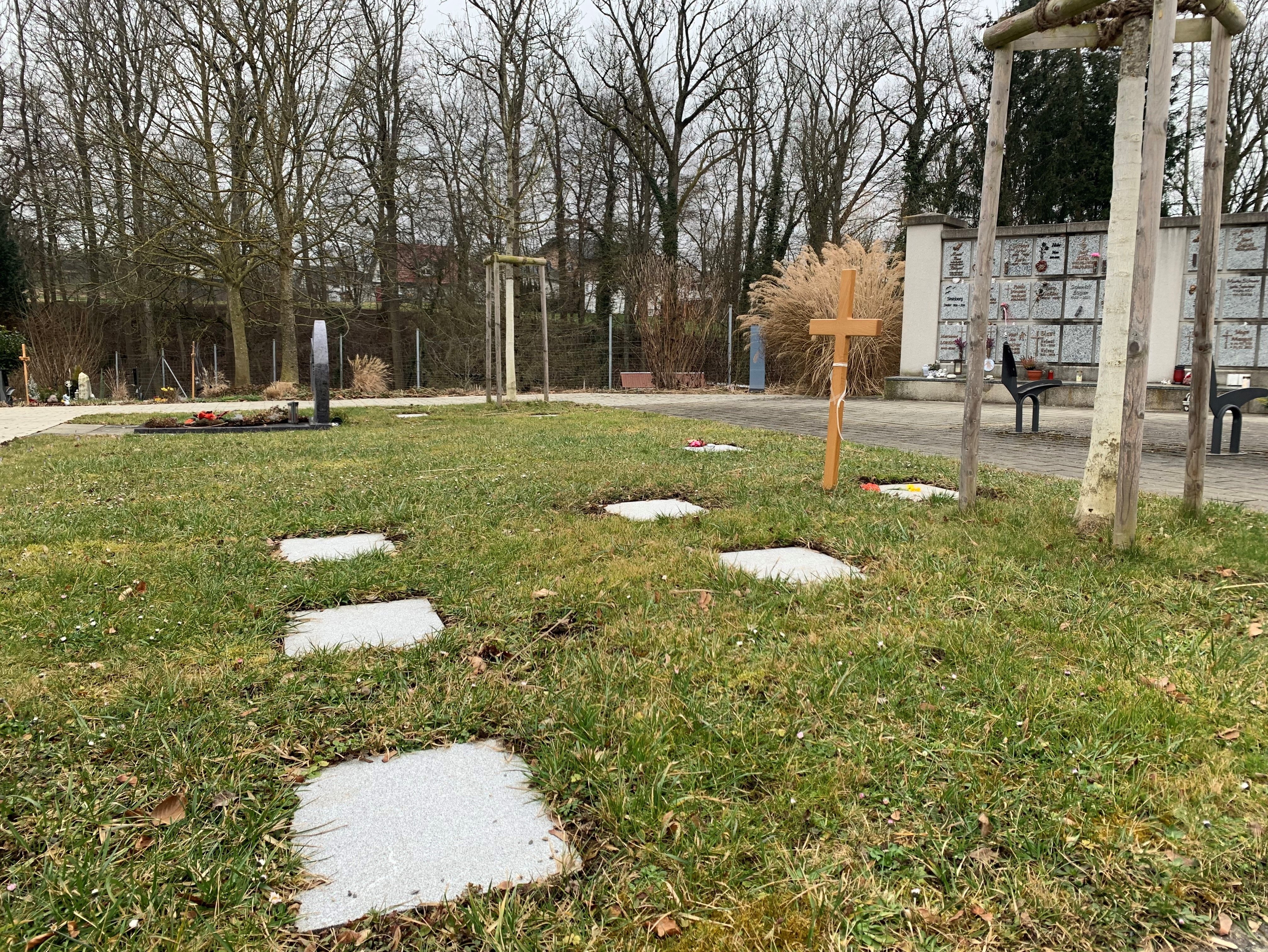Urnenrasengräber Friedhof Baindt