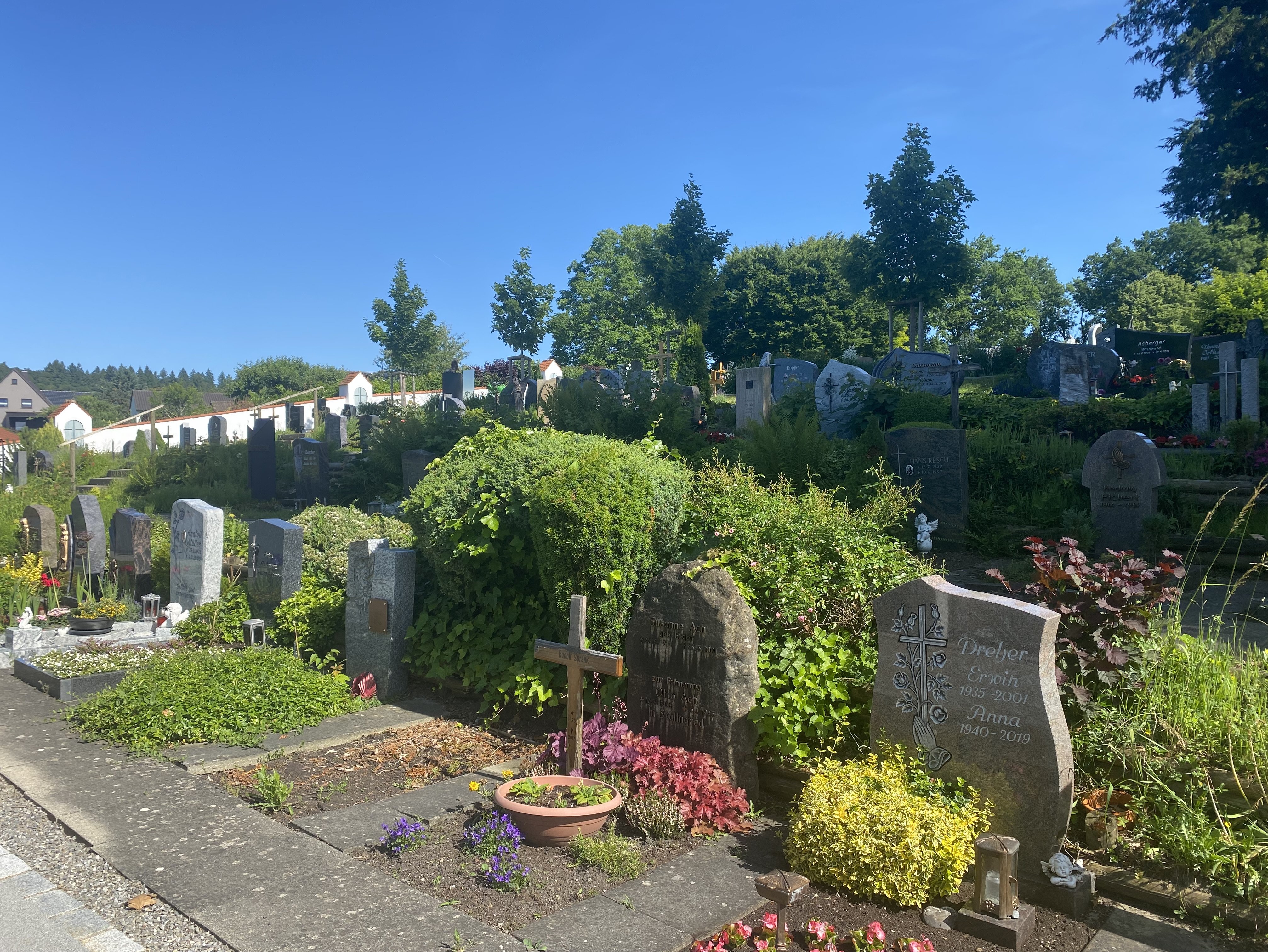 Urnenschmuckgräber Friedhof Baindt